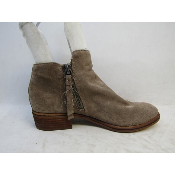 DV Dolce Vita Size 8 M Brown Suede Zip Ankle Fashion Boots Bootie - Picture 4 of 11